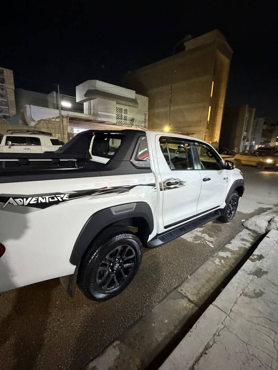 سلام عليكم هايلوكس 2025 أدفنجر فول مواصفات للأخير اعلى شي أم الرادار  السيارة ماشية 14ألف ضبط زيرو نضيفة كفالة عامة من كلشي كير مكينة كفالة مكان السيارة بغداد السعر 450 ورقة وبية مجال بسيط ***********
