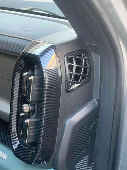 بعد تجربه ممتعة لمدة سنتين وبسبب ظروف سفر نهاية شهر اريد ابيع سيارتي ماشية ٥٢ الف سيارة كلين ما بيها صبغ ما بيه اي ضربه سياره شاد الها سبابة حاليا  
مغلف داخل كامل ألياف 
ملتزم بصيانه بشركة من يوم اخذتها 
السيارة تخبل من كل نواحي ومعروفة مواصفاتها 
السيارة اريدها بسعر مناسب ٣٦ مليون  وعليها غرامات مروري اتوقع ٧٠٠ الف هاي نازله من سعرها 
اريد ابيعها ٢٥ بشهر لان بداية شهر مسافر 

السعر نهائي لان الله يشهد بس تغليف وإضافات صارف عليها ٤٠٠٠ دولار
يعني إذا غرامات عليك قفلها قفلها ب ٣٥  مليون 
وهذا رقمي ***********
سيارة  نفحصها بشركة نفسها فحص كامل قبل تحويل 
وطبعا سيارة باسمي وسنويه وهزه كلها باسمي رقمها اربيل
