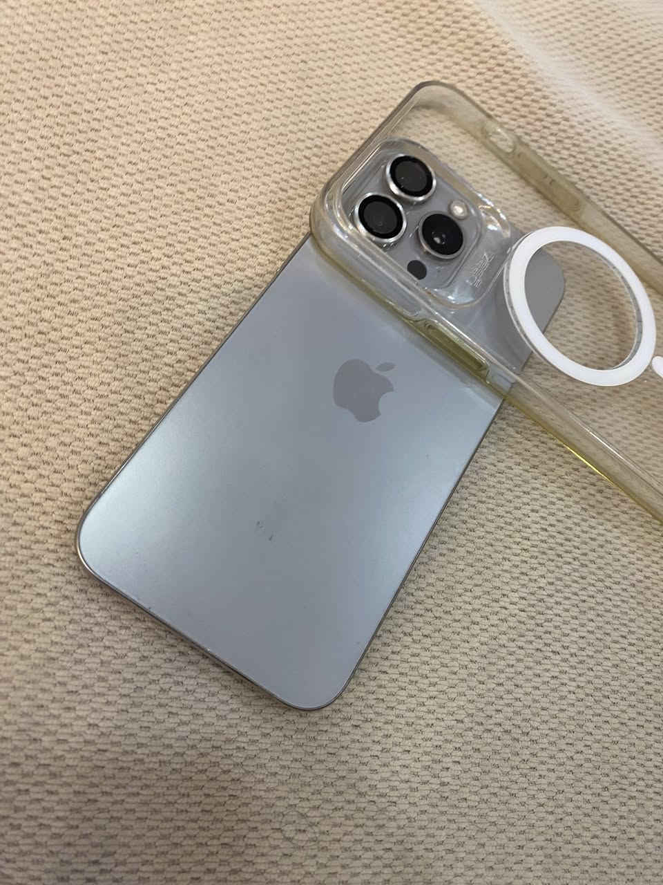 للبيع ايفون 15 برو ماكس انظف من النظيف استخدام قليل بطارية 90 لا شخط لاكسر لاضربة ولا مفتوح ولا مبدل بي شي بعده ع البلاد مع الباكيت والكيبل كامل مابي نقص السعر 1.250 المكان بغداد - ابي غريب - ***********
