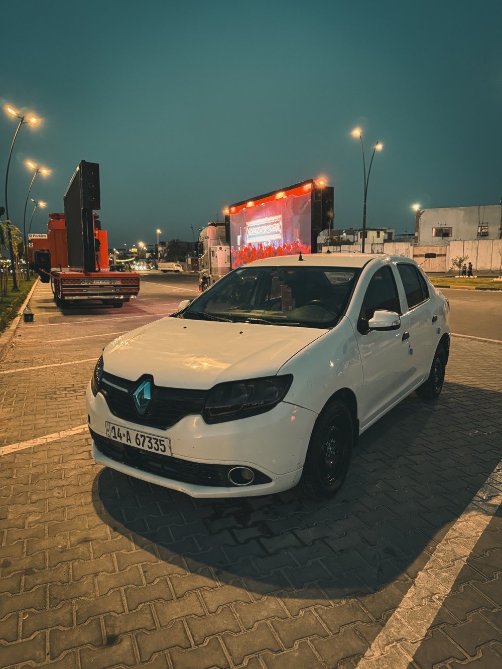 🚗 للبيع – رينو سيمبول موديل 2017

✅ موديل 2017
✅ رقم بصرة (إنكليزي)
✅ كير أوتوماتيك
✅ المكينة والكير بحالة ممتازة ومكفولات
✅ السنوية سارية لغاية نهاية 2029
✅ مدكر السائق بي بارد

الملاحظات:

* المكيف يحتاج غاز تبريد فقط (يشتغل لكن تبريده ضعيف).
* أحد اللايتات يحتاج تبديل.

💰 السعر: 68 ورقة، وقابل للتفاوض بالمعقول.

السيارة نظيفة، والمعاينة خير برهان. واللي عنده نية شراء يتواصل على الخاص أو الاتصال.

📞 ***********