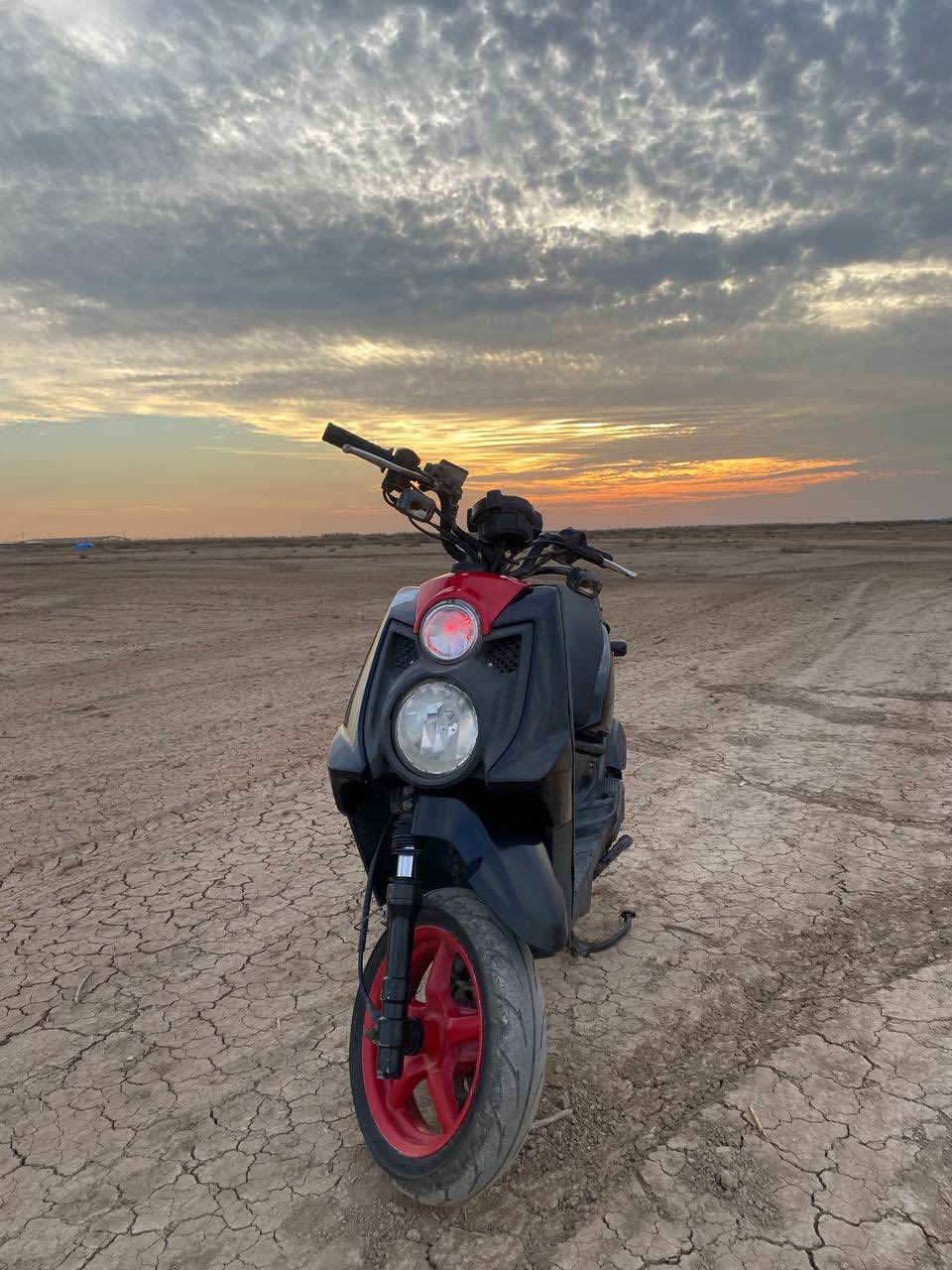 سكنس جبلي للبيع لدراجه مصار شهر ونص من نزلت من لرمبه لدراجه مكفوله من لتاير للتاير كفرات ختم ويه لمحرك لمحرك مكفول لدراجه نضيفه سعرها 1350 وبيها مجال قليل للستفسار الخاص مفتوح أو عل رقم ***********
