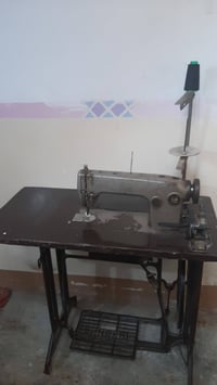 مكينة خياطة • بلا عيب • قابلة تفاوض