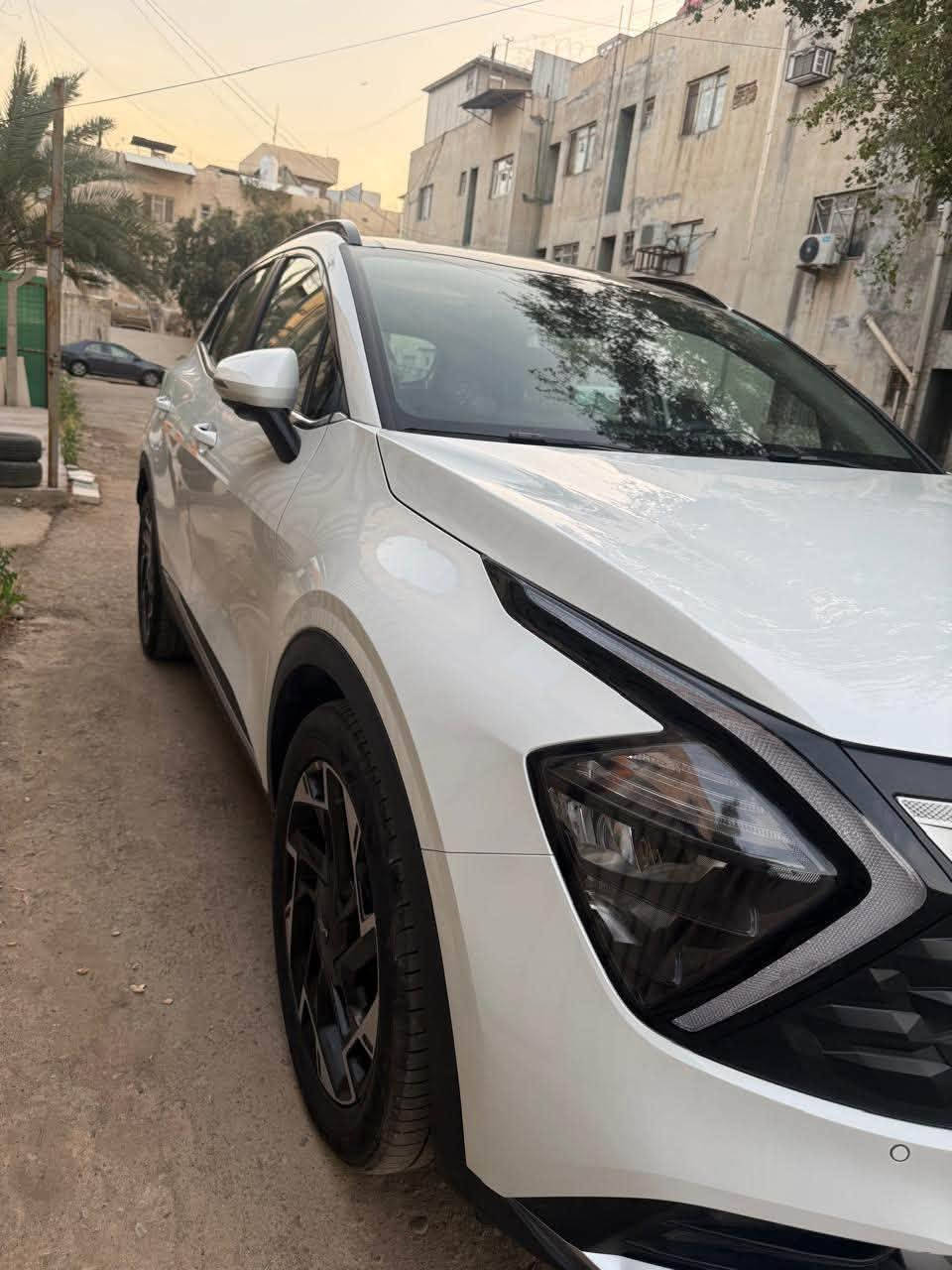 سلام عليكم كيا سبورتج 2025 خليجي 
فول مواصفات من عدا الكشنات مخمل 
بانوراما 
تدفئه كشنات وستيرن 
شفتات ستيرن 
رادار بل مري 
حساسات امامي خلفي 
ماشيه 6700 كيلو 

رقم بغداد ب اسمي تحويل ثاني يوم 

ملاحظه// بيه شخطين شخطوه خوش عالم 

مكانه بغداد شقق زيونة 
***********
