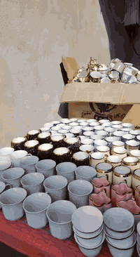 عندي فناجين للبيع ومواعينه شراي يجيني على الخاص لو يخابرني على هذا الرقم***********
