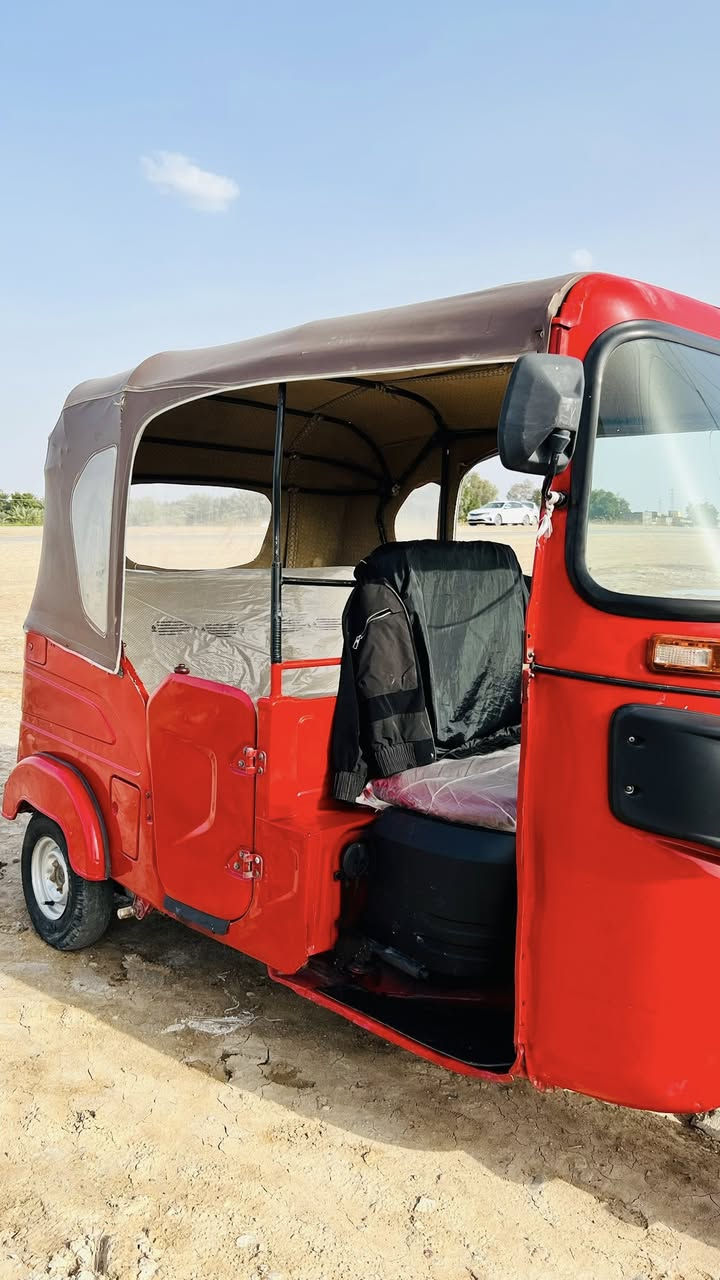 السلام عليكم تكتك للبيع موديل 22شهر 8مفتوحه بستم ومعمره وبيها ضربات مثل ماموضح بالصوره ***********
