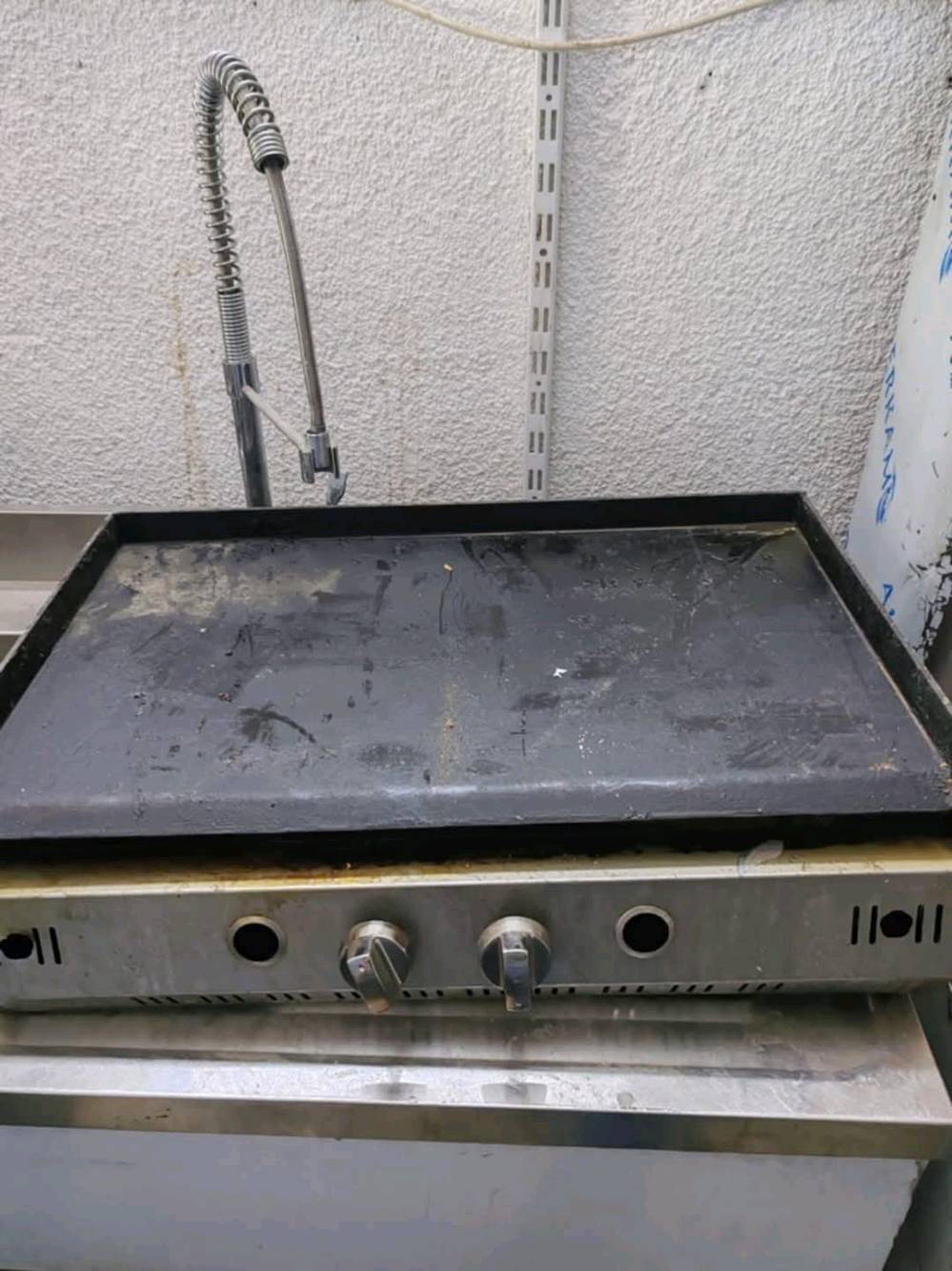 بيع مستلزمات المطاعم المستعمل
والجديد العنوان العلاوي شارع6 التواصل ***********
بأنسب الاسعار
