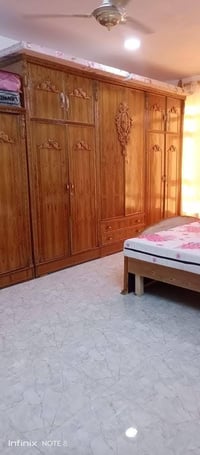 غرفه نوم للبيع حطاطه نضيفه بيها ضرر شي قليل  كنتور 6بوب ملحق كبير غرفه...