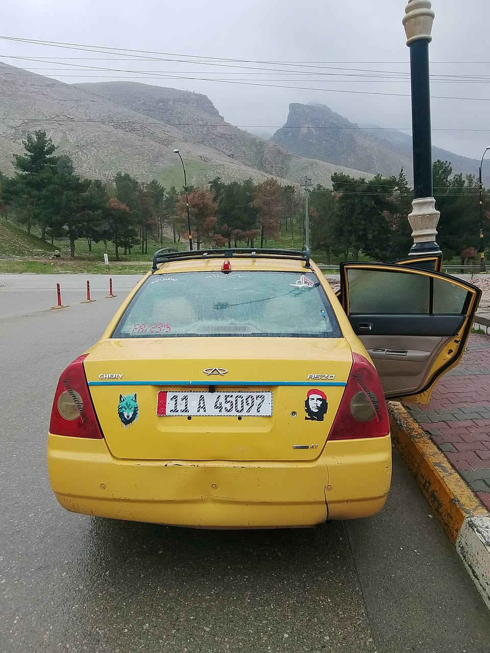 السلام عليكم من رخصت الادمن المحترم سيارة شيري موديل 2011 رقم دولي بغداد سنوية بااسمي كير ومكينة كامري ابو الجف ياباني مكفولات صدر كلة جديد كهربائيات كلها شغالة سنتر لوك تخم تاير جديد تحويل مباشر سنوية ل 29 تنتهي / سعر    30 وبيها مجال بسيط الاتصال 
***********  او مراسلة
