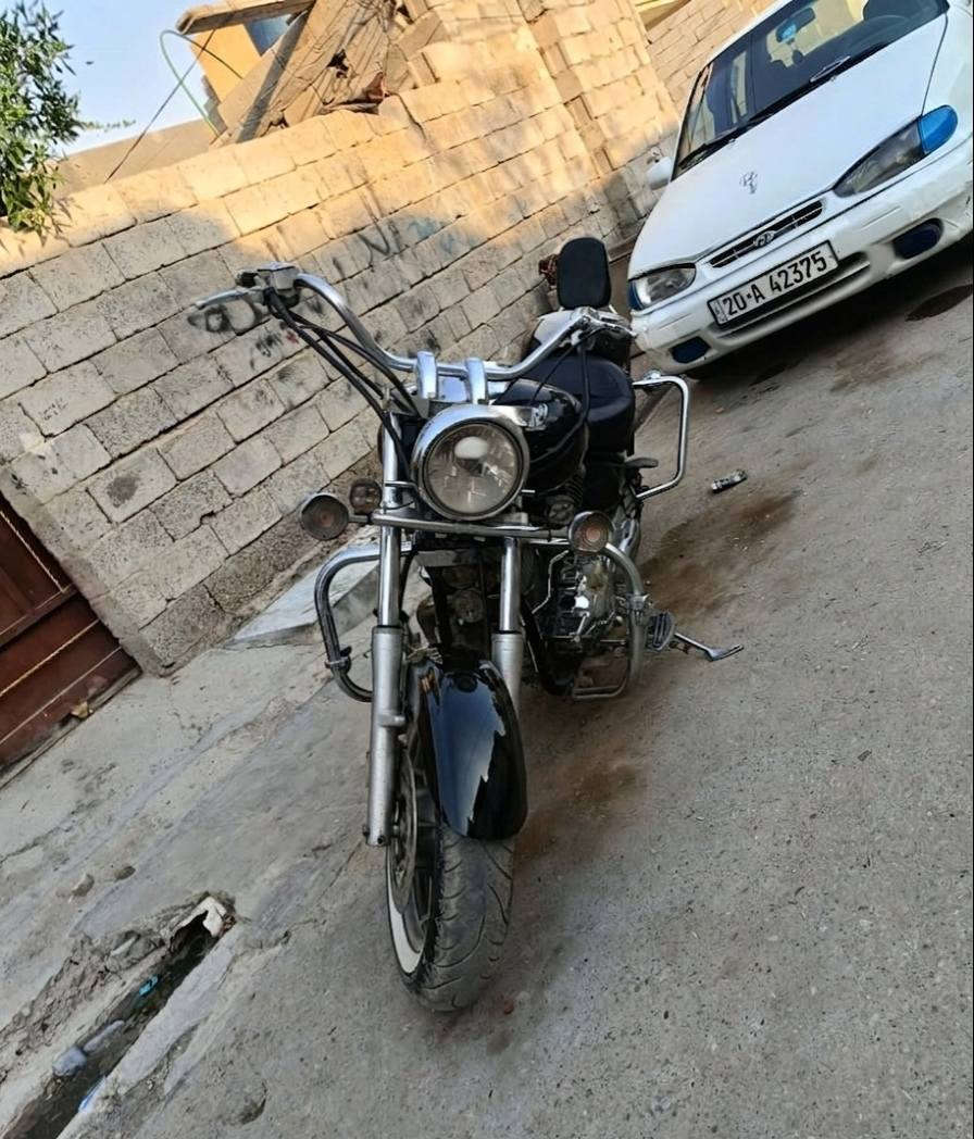 سلام عليكم دراجة نوع يماها فيستار حجم المحرك 1100cc رقم ديالى دراجة نضيفة بمعنى الكلمه عليها ادامة كاملة تايرات  خط ابيض جديدات امامي خلفي عليها تزويد دوسات عراض درع امامي مع استرايح رجل درع خلفي ودوسات خلفية ايضا عراض الدراجة جاهزة للسفر بيها نقوصات بسيطة و ينزلن من سعرها والدراجة كلها شغالة من لايتات و اشاير ودشبول وكيلو متر كلها جاهزة سعرها 26 مكاني ديالى جديدة الشط وهذا رقمي وبي واتساب ***********.
