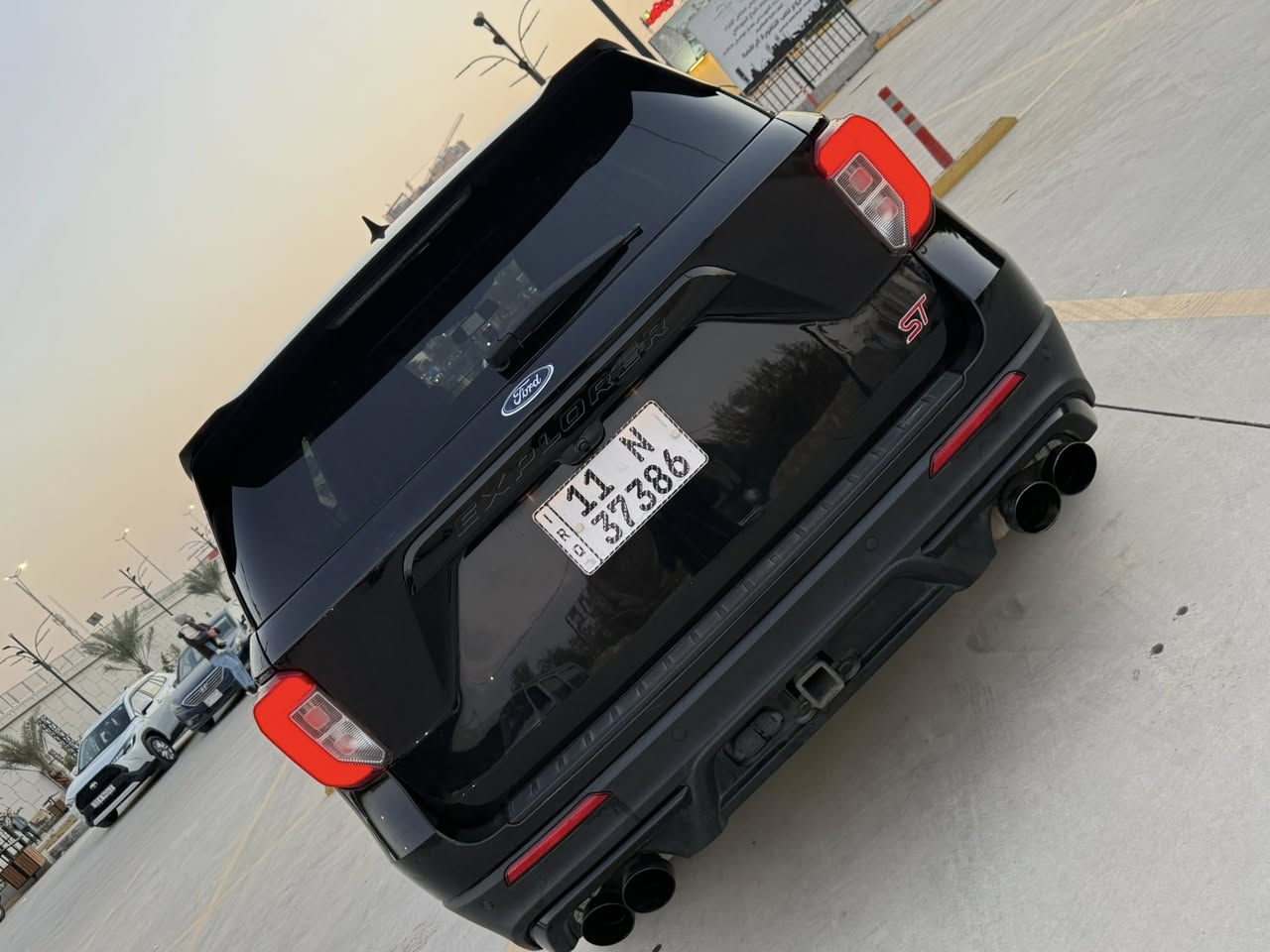 ‎بسم الله
‎‏                         Ford Explorer ST 🇺🇸🚀 الوحش الامريكي 

‎فول فول مواصفات

‎ للبيع فقط بدون مراوس

‎مكان السيارة :- بغداد / الكرادة 

‎الموديل :- 2022 

‎اللون :- اسود

‎المحرك :- V6 3.0L Twin Turbo 🚀 400HP

🔴 كزوز وصوت رياضي ‎🔴
العداد :-47 الف كم وليس ميل قابل للزيادة

‎الضرر :- بنيد صبغ +جاملغات اماميه للجماليه بدون دواخل ارباك ستيرن + برده مرجع بلادي  
سستم كامل حادثها كلش 
         خفيف الحادث ورقم الشاصي مرفق مع المنشور 

‎المواصفات : 

‎بصمة تشغيل

‎بصمة ابواب

‎5 كاميرات 360 درجة 

‎تشغيل عن بعد (Remote Start)

‎صندوق شفط كهربائي 

‎فتحة سقف (بانوراما)

‎دفع رباعي 4✖️4 

‎ تحكم وضعيات القيادة (Drive Modes)
7 وضعيات قيادة
‎شاحن هاتف لاسلكي 

‎رادارات امامي + خلفي + جانبي 

‎بردات خلفية بلادي
انارة جوه المري الجانبي بالاحمر ST بلادي

‎استيرن تدفئة 

‎ستيرن كهرباء 

‎شفتات+تحكمات استيرن 
 
‎كشنات جلد

‎كشنات خزن ميموري

‎كشنات تدفئة+تبريد

‎سستم سماعات Bang&Olufsen

‎هاند بريك بصمة

‎اوتو ستارت Auto Start

‎اوتو ستوب Auto Stop

‎شاشة دشبول ديجيتال 7 خلفيات 

‎حساسات امامية+خلفية

‎:-  وبعد بيها مواصفات المعروفة

‎ :- كير ومحرك وصدر وكهربائيات كله بشرط 

‎ملاحظة :- السيارة رقم بغداد تحويل مباشر 

🔴 غير متواجد فيس 🔴

‎للاستفسار اتصل :-  ***********
