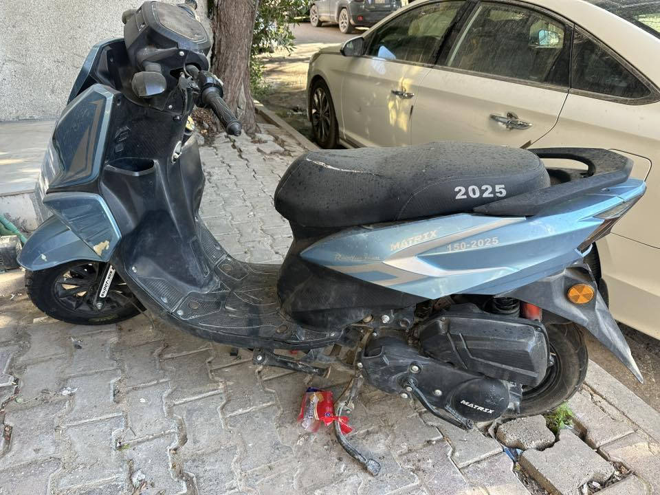 سلام عليكم دراجة ماتريكس للبيع دراجة نظيفة جداً مصارلها اهواي طالعة من معرض نكرة سلف محرك نظيف مامفتوح وكلشي بيها شغال بس الهورن يرادله سبري تنظيف لان دراجة متروكة مو كليوم تشتغل السعر 550 وبيها مجال بسيط الاتصال ***********
