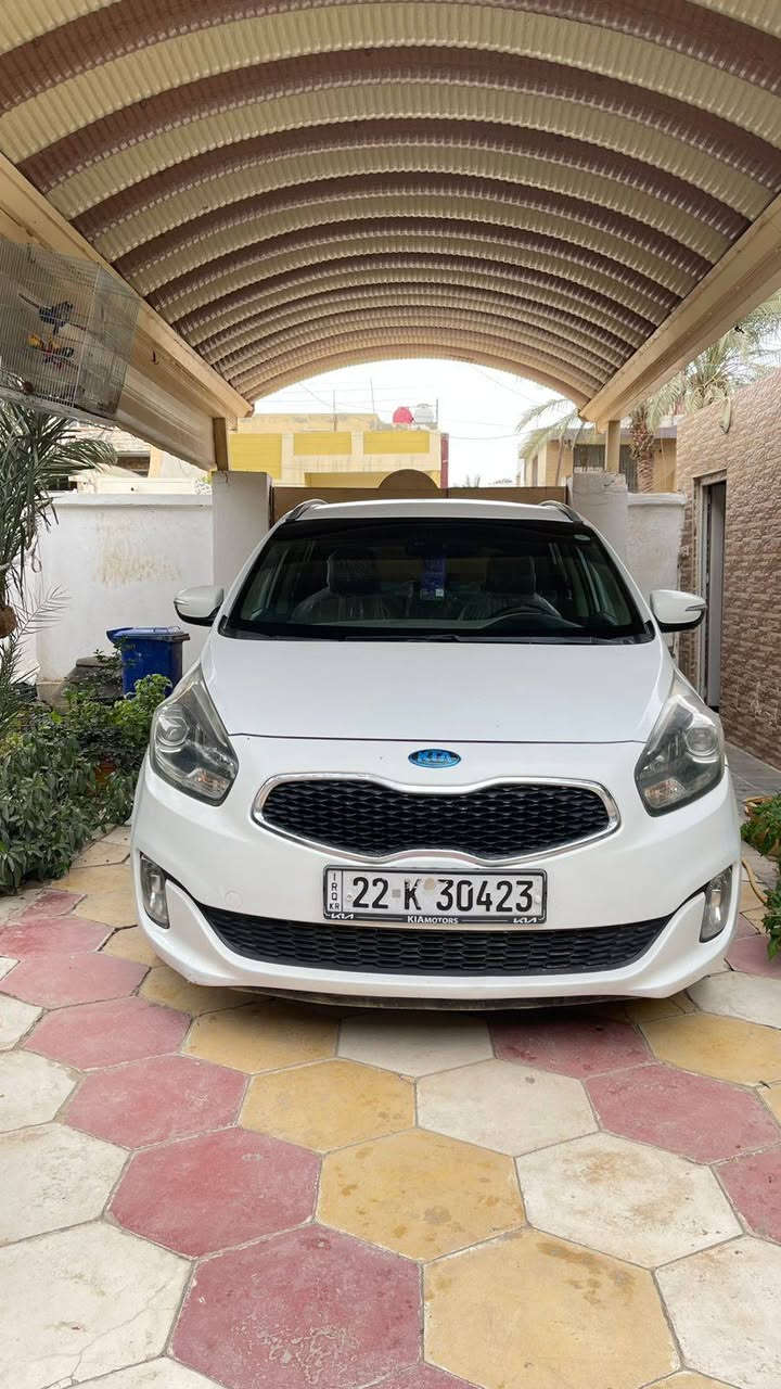 سيارة كية كارينز
موديل ١٤ 
٧ راكب 
مكفولة كفالة عامة رقم اربيل 
سيارة جديدة تخم تاير ٤ جديد 
حدادية بالباكيت محرك ما مفتوح 
السيارة نص فول تحكم ستيرن اشاير مري تبريد قطعتين 
السعر  ١٤٢ مراوس او بيع 
مكان السيارة بالديوانية 
***********
غير متواجد على الفيس
