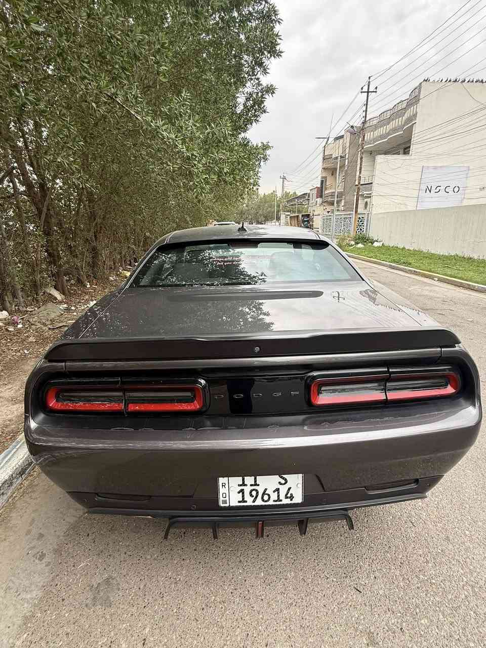 السلام عليكم
💢دودج جالنجر 2022 black top sxt 💢
شاشة كبيرة وباقي المواصفات الاعتيادي 
بولش جديد
ويل 20 بلاك اصل
ماشية 55 مايل
سستم صوت الباين
زرع لد انارة داخلي تحكم
عدسه عين الشيطان + زنون 
الحادث : جاملغ وبنيد وبيها جاملغ خلفي كلير من امريكا بدون لغد او شواصي كلها سليمه  
☎️للتواصل : ***********
💢 السعر 185 ورقه 💢
