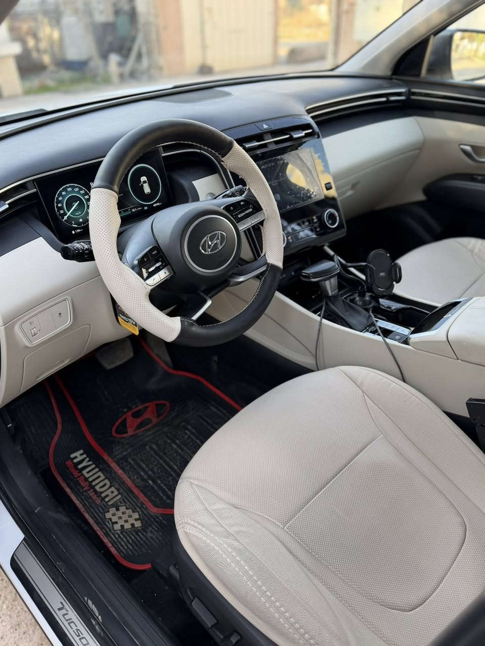 توسان موديل 2024 للبيع
ماشيه 45 الف كيلو سياره نص مواصفات

 بصمه حساسات امامي خلفي كامرا تشغيل 

عن بعد تحديد سرعه 

محرك كير واير بشرط مامفتوح 

سيارة حيل نظيفة كلشي عل بلاد جديد 

سنوية هزة كلشي جديد مدفوع لـ

باسمي السنوية بشرط تحويل وغرامـة

سيارة مابيـها دينار مصرف كامل من كل نواحي
العنوان بغداد الكاظميه

رقم صاحب سيارة ***********
