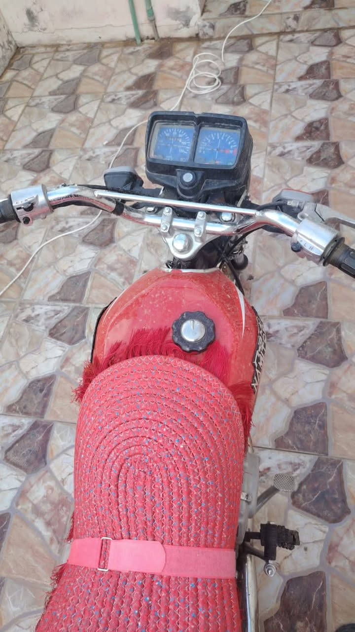 للبيع موديل 18 اي عيب مابي مكينه ممفتوح دراجه نضيفه مكلف بنشر رقم صاحب رداجه ***********
