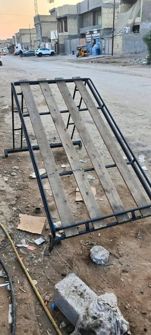 سلام عليكم سيبايه للبيع قبل فتره فصلته كللفتني 150 بس بعت التكتك وريد ابيعه ب100 قفل مكاني بغداد الرائسه مال عبيدي الي يريده هذه رقمي *********** ممتوجد علفيس
