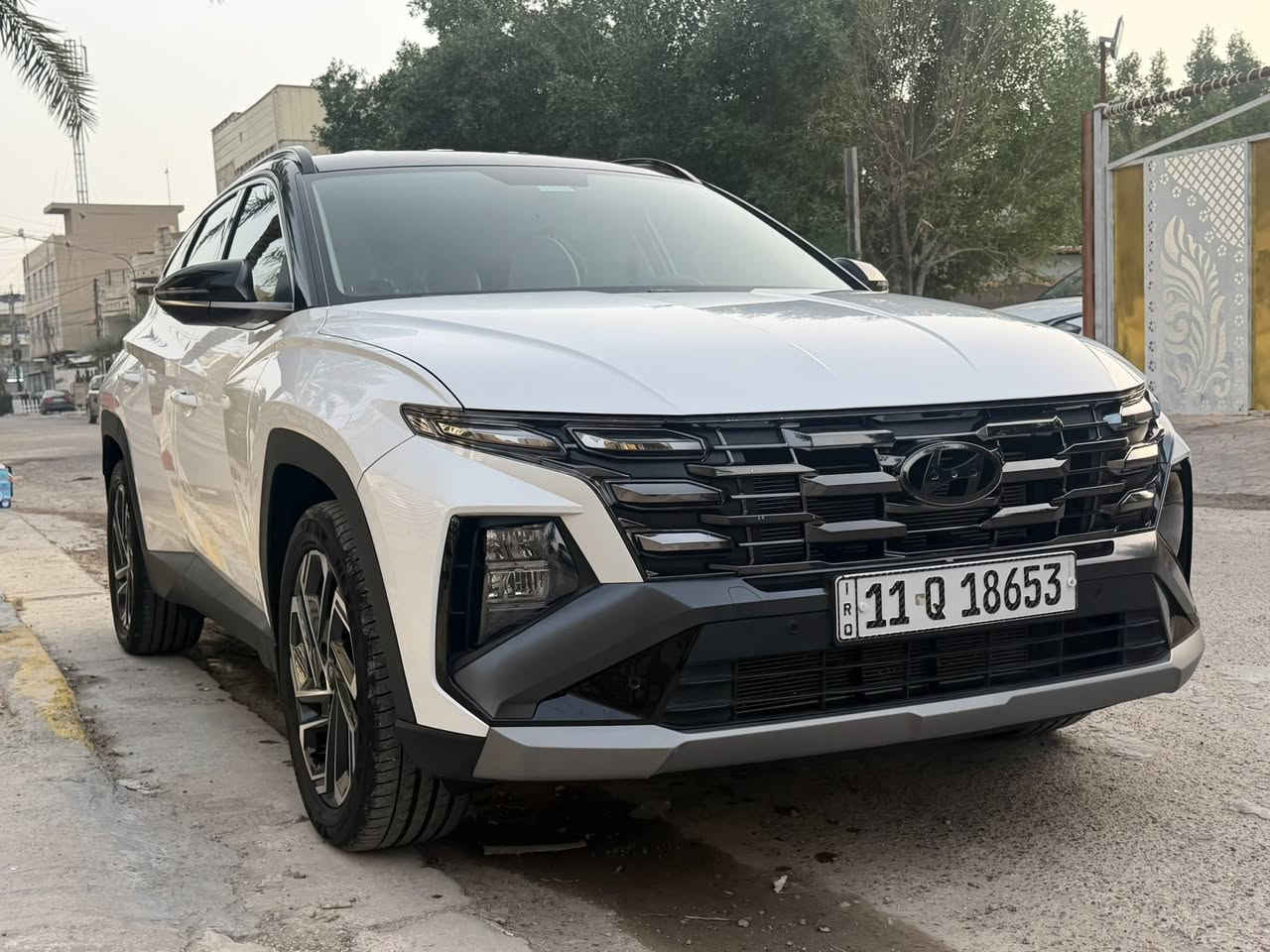 السلام عليكم
توسان 2025 تو كلر 
رقم بغداد الدولي تحويل  ثاني يوم
محرك 2000 دووش 
كفاله عامه 
ماشيا 20الف كم 
شاشه متصل تدعم كار بلاي + أندرويد اوتو 
عداد دجتل متصل 
شحن لاسلكي 
كشنات تبريد 
كشنات كهرباء
حساسات امامية + خلفية 
كاميرا خلفية دواره 
مثبت سرعة 
تحديد مسار 
دخول ذكي 
تشغيل ذكي 
جنطة كهرباء 
بصمه جنطة 
ويل كبير 
لدات أماميه 
لد خلفي متصل 
لايت دوار ويا الستيرن
قطعتين تبريد خلفي 
هاند بريك بصمة 
انظمه قياده سبورت ايكو نورمال …
مرايات اسود 
تحكمات ستيرن 
بردات خلفية 

‭0775 551 4435‬
