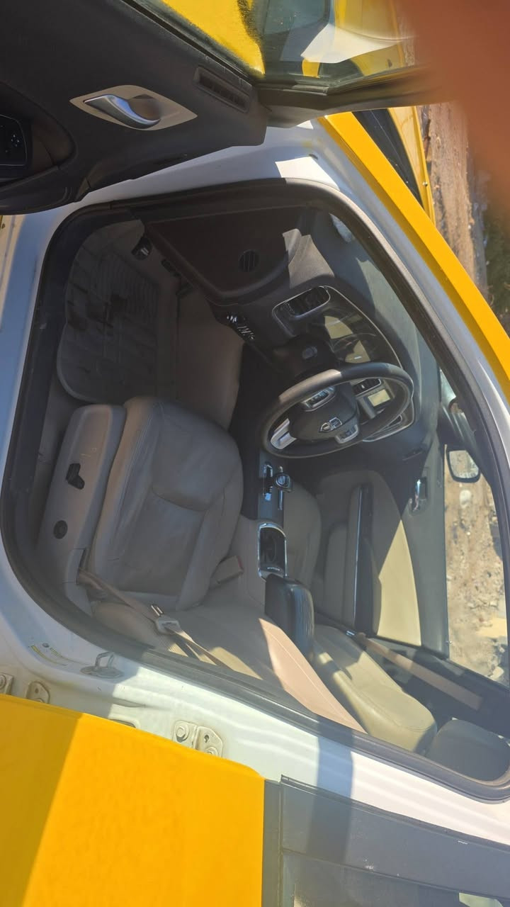 جارجر مديل2011 داخل عسلي سنويه 2027 رقم انكليزي بسمي هيئه وغرامات وصل خط جديد سياره صبغه جديده احله من الصوره السياره جني متعوب عليه جاهزه من الشخص *********** ميسان العماره السعر 145
