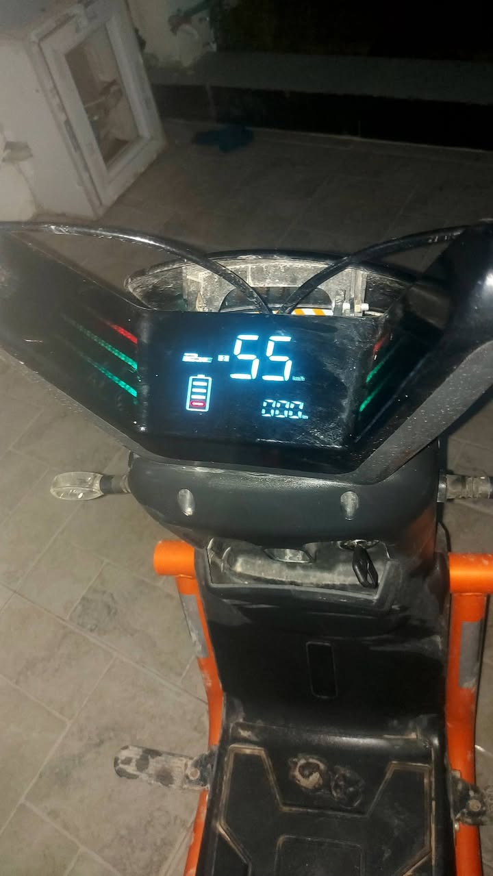 ماطور شحن للبيع لو مراوس فول اي عيب مابي سرعه حقيقيه 45بصمتين مفتاح واحد اشاره يمين يسار لايت عالي وناصي الي يريده تواصل عل رقم  ***********
