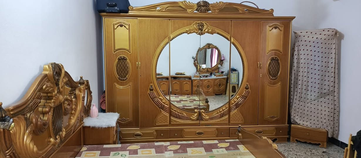 غرفه اخشاب 7قطع حطاطه مصري ملكي للبيع هيه وهذا المعرض دز رساله ويجيك السعر لو راسلني واتساب ***********

