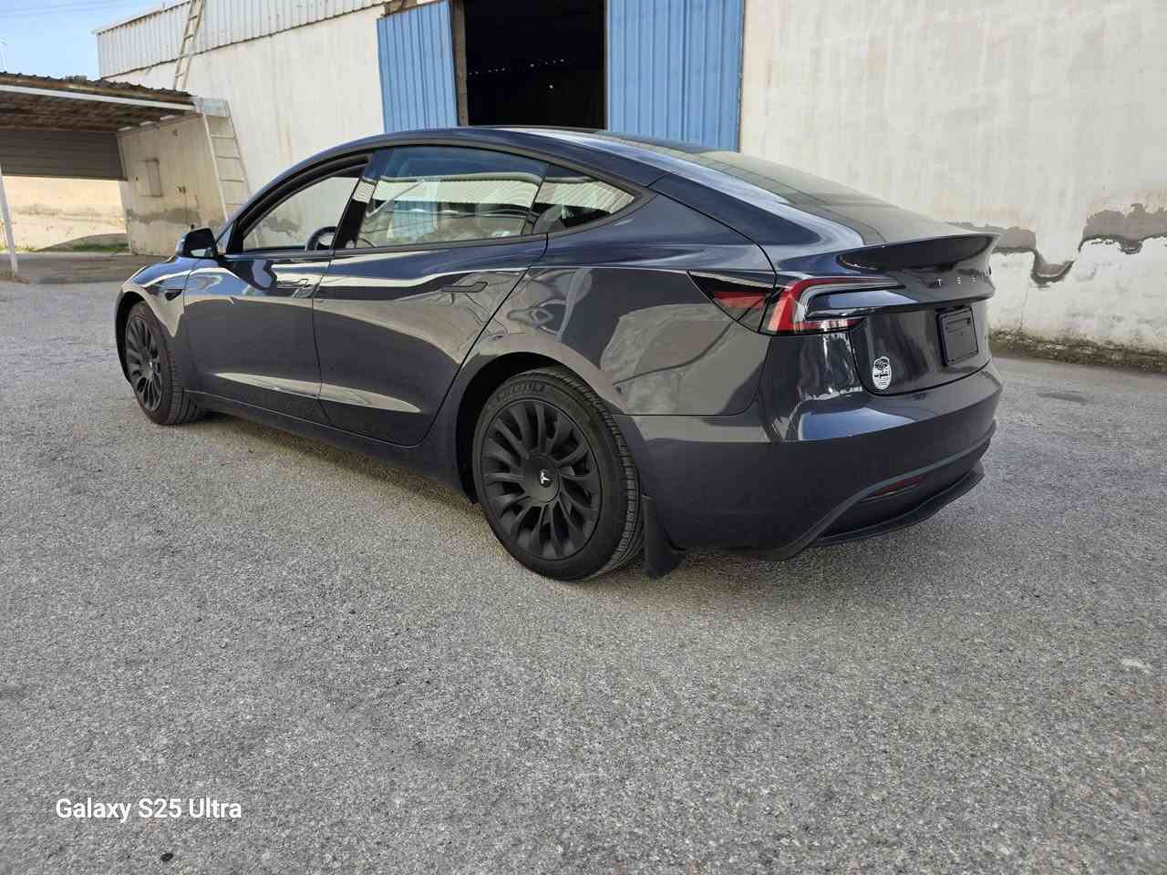 تيسلا وارد امريكي هايلاند الشكل الجديد فقط  للتصدير  موديل 2024  دبل محرك  بطارية كبيرة  عداد 23 الف  ميل  حادث امامي  بدون  دواخل بدون شواصي فاتح  فيها  ايرباك  ستيرن ودشبول  وتم  التبديل السيارة مافيها  اي نقص الموصفات معروفة للجميع صبغ بنيد امامي وجاملغ جة السايق وطرف الباب الامامي السايق  السيارة مصلحة صح  بدون اي نقص موقع السيارة  الحرة الزرقاء معرض بوابة الاردن للاتصال 0795999401  السيارة  فقط للتصدير  والسبب   سالفج  بوجود فيديو  للحادث قبل الصبغ


**إذا كنت صاحب هذا الإعلان وتريد حذفه لأي سبب، رجاءا أرسل رسالة إلى الدعم الفني**