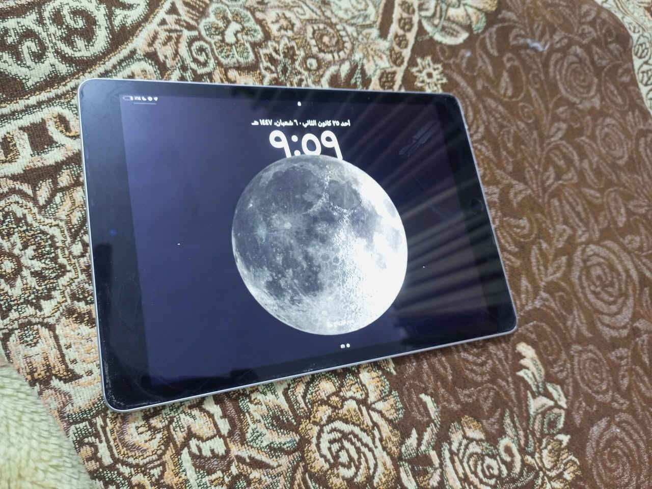 ايباد 9للبيع ايباد نضيف ما صارلي 4تشهر من مشتري بس هامله  ذاكره 64 شاشه اصليه ولبطاريه اصليه شاشه ما بيه خدش نضافته 80 /..100 ..مكاني بغداد شعله سعر 325 وبي مجال .. هاذه رقمي بس واتساب***********
