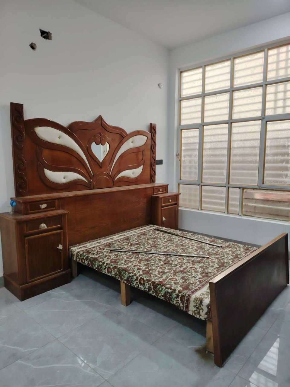 سلام عليكم غرفه للبيع  تسكام عراقي اخت الجديده صاج داخل وخارج
مكان بابل القاسم الاستفسار ***********
