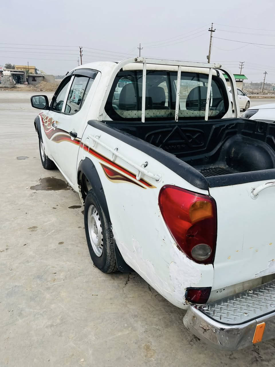 السلام عليكم ميشتبوشي 2007 محرك وكير مكفولات محور اتوماتيك ياباني رقم بغداد سنويه ال 29 تخم تاير صدر جديد تبريد ثلج صبغ حزام السعر 67$ المكان واسط الصويره لاستفسار ***********
