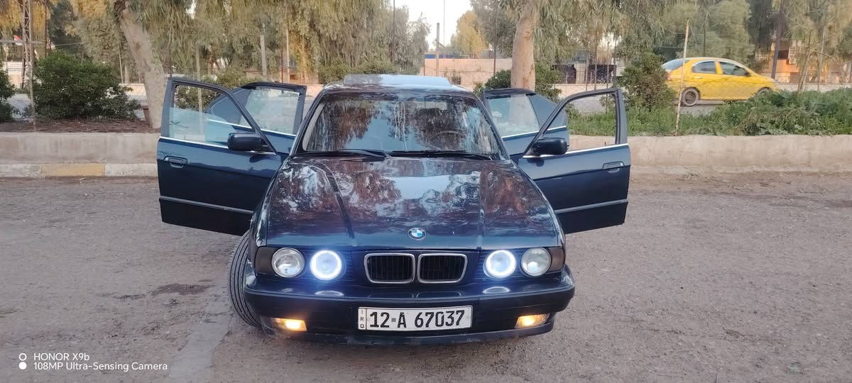 للبيع 525 موديل 1993
سنوية 2029
 سلايت كهربائي
 طخم تايرات جديد
 ويل خلية
 هزة انتهت 2026 شهر الثاني 
السعر 65 وبيها مجال


**إذا كنت صاحب هذا الإعلان وتريد حذفه لأي سبب، رجاءا أرسل رسالة إلى الدعم الفني**