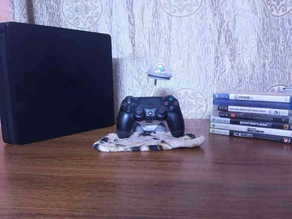 سلام عليكم

جهاز بلي 4 سلم مهكر نظام 11 

#جهاز مفتوح لغرض التنظيف فقط

جهاز نظيف وبي ضمان

ذاكرة الجهاز الداخلية 1 تيرا 

يحتوي على خمس العاب قوية كما موضح في صور

يجي ويا ملحقات(واير كهرباء و HD و قطعة تهكير (دينكل) و جوستك عدد واحد) 

سعر جهاز 300 وبي مجال

#يوجد توصيل لجميع محافظات

للاستفسار: 
*********** ديوانية
