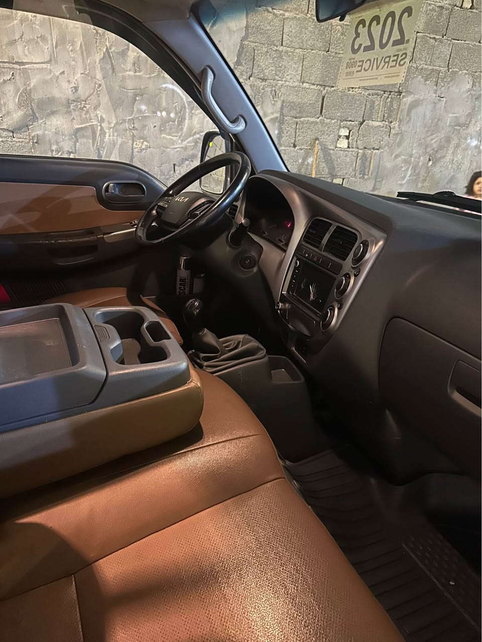 سلام عليكم كيه بنكو لبيع 
مديل ،2023 ،سعره 140 وبيه مجال شي قليل 
اقره المنشور وخابرني جزاك الله خير 
سياره كلش جديد ماشيه 67 الف 
سياره قمارته مبدله بس هيكل بيبان رجعات  القديمات نفسهن 
جاهزه على اخر حبايه انكر سويج وين ميعجبك تطلع من تيارت تخم جديد حداديه من الطول لطول كلشي جديدوكاله اضافات عليه مدوشمه من داخل ارضيه جاد مال مسكر. ابلاديه تانكيه فافون 100 لتر دعاميه خلفيه مال شكل الجديد اصليه تبريد صلوات ثلج ❄️ مكينه 2700 
دسكات وبنزات قبل يومين البريك كله مسويله صيانه كامله كلش لخير  رقم بصره انكليزي سنويه 28 وجاهز. لتحول لستفسار اكثر *********** مكان سياره البصره حي المهندسين البصرة, العراق
