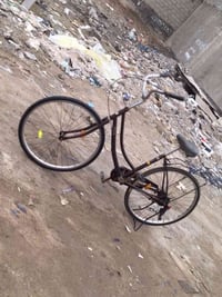 الاسلام عليكم بايسكل للبيع سعر ١٠٠وبي مجال للتواصل واتساب فقط الرقم ٠٧...