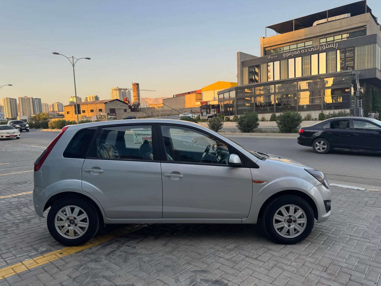 FORD FIGO 2013
فۆرد فیگۆ ٢٠١٣ نیڤا ٢ پارچەو ٢ پەڵەی بچوک بۆیاخە (بەبێ دەعم و لێدران) سەیارەکە زۆر ڕێک و جوان و بێ مەسرەفە.  گێڕ مەکینە تەبرید بەشەرت کوشن و ناوی سەیارەکە لۆک لۆکە 
ڕەقەم سلێمانی 21
مەرکەزی و سویچ کۆنترۆڵ و شاشە ئای پاد
٤ تایەی لۆکم بۆ بەستووە
تەقەو ڕەقەشی بەشەرت
سەنەوی و هەزە تازەیە تا ٢٠٣٠
شوێن :سلێمانی
سعری خوار هەموو بازار

66$ و مەجالێکییی کەم

*********** السليمانية, العراق
