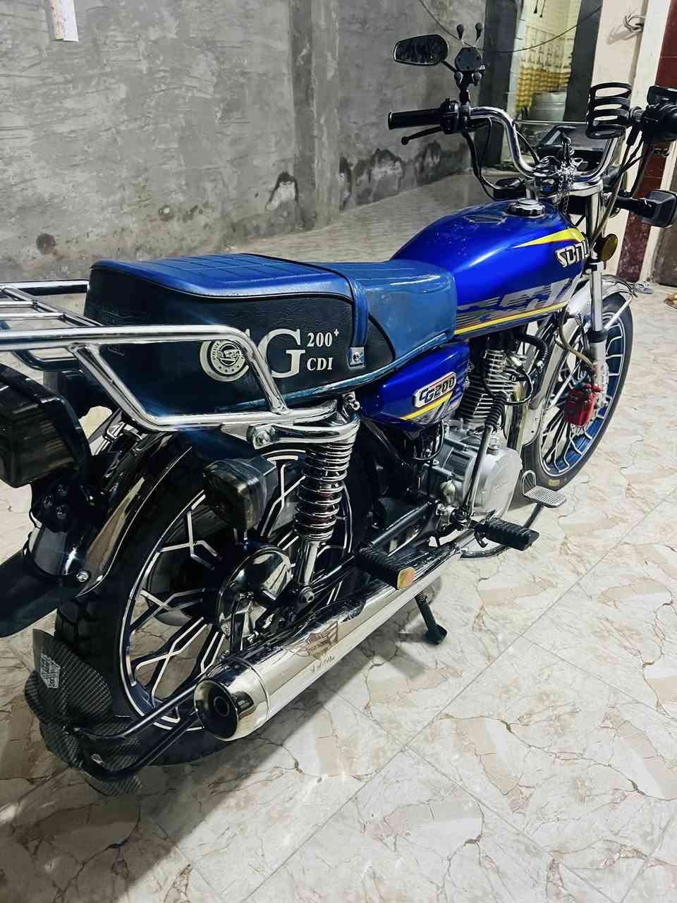 السلام عليكم ايراني موديل24 محرك 200CCكبس ممفتوح السعر 800 وبي مجال العنوان الخالديه***********
