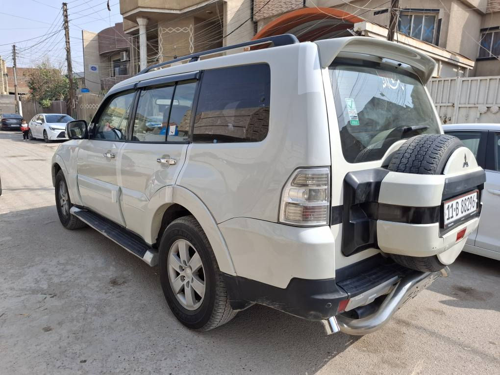 السلام عليكم للبيع او المراوس ميتسوبيشي باجيرو موديل ٢٠٠٨ حبتور فول مواصفات ١/١ سبعه راكب
فتحه
كشنات جلد +كهرباء
فور ويل شغال 
شاشه طويله 
تدفئه وتبريد ثلج ٣ قطع 
حساسات 
دمام
تحكمات استيرن
اشاير بالمري +مري شفط 
محرك ٣٠٠٠ وكير كفاله حداديه وصدر جديد تخم تاير جديد ارقام وهزه جديده كهربائيات كلها شغاله مصبوغه عام ومعمره (لغود وشواصي كفاله ) السعر ١٠٢ وبيها مجال 
مكاني الدوره ابو دشير 
رقم الهاتف *********** بغداد, العراق
