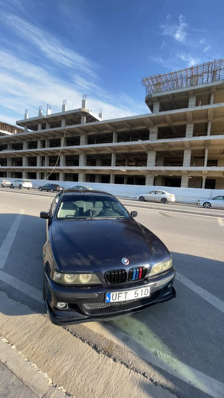 Bmw E39موديل 1999 523  بلادي مه كينه و گير ب شرت فول مواصفات گير سياره سبورتي تبريد شرت منافست غرامات شرط سياره ايكجاري بي مصرف  فول باقژ  بي دعم و بي سبغ سعر ٧٢ بيجه ك مجال سياره بي مصرفه ايكجاري هه مي تشت ب شرط كهرباي هه مي تشت وه زع شريكه نه  رقم تلفون:*********** زاخو, دهوك
