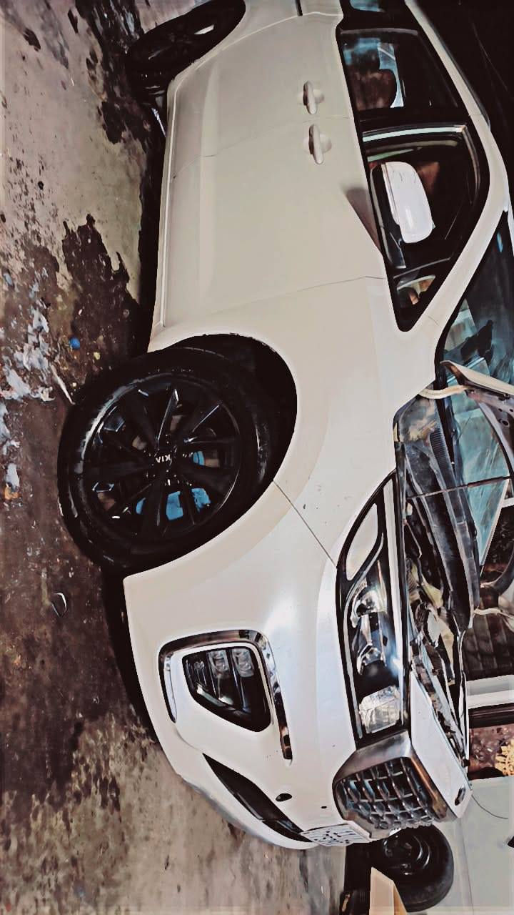 سلام عليكم..   kIA CARNIVAL
المواصفات.. 

موديل 2019

1-وراد خليجي لون ابيض 

2-محرك 3500 دوش

3-كير اوتو+عادي 

4-نضام ECO تقليل وقود 

5-لايت LED 

6-بك لايت LED

7-شاشة +تحكم ستيرن 

8- حساسات خلفية 

9-تبريد 3 قطع تدفئه 

10- دوشمة مقاعد جلد 

11- اشاير بلمري 

تفاصيل سيارة بيها 4 قطع صبغ ابيع حزام محرك كازكيت مبدل 

منظومة غاز ⛽ رقم بغداد مكان السياره بغداد الدورة السعر 155
***********
