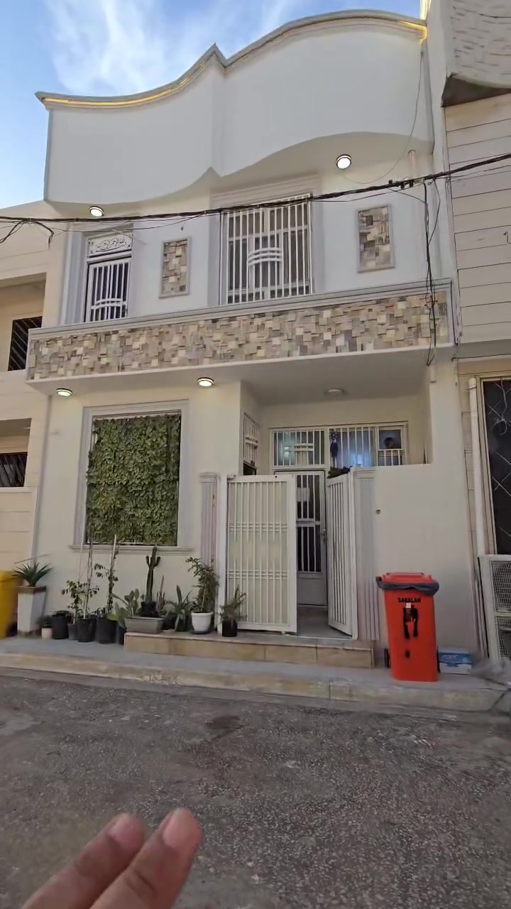 قرب شارع الزوار 📍كربلاء منطقه العيساويه خلف فندق البارون
🔴 بيت مساحة 75 يحتوي على ثلاث غرف نوم
🟣 السعر 225 مليون 
🔴 طابو  زراعي سند ٢٥ 
🔴 اقرار محكمة من صاحب الارض مباشرا
🔴 الخدمات (  تبليط / ماء ♦️ كهرباء ♦️ مجاري )
 🟠 الموقع كربلاء - حي العباس ع
🟠 للاستفسار التواصل على الارقام التالية: 
***********- ***********📞للتواصل واتساب
#عقارات_كربلاء #عقارات #جبتلك #fyp
