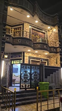 دار للبيع حي الجامعة قرب السريع النسيج المساحة ٨٠ متر واجهه ٦ متر ثلاث...