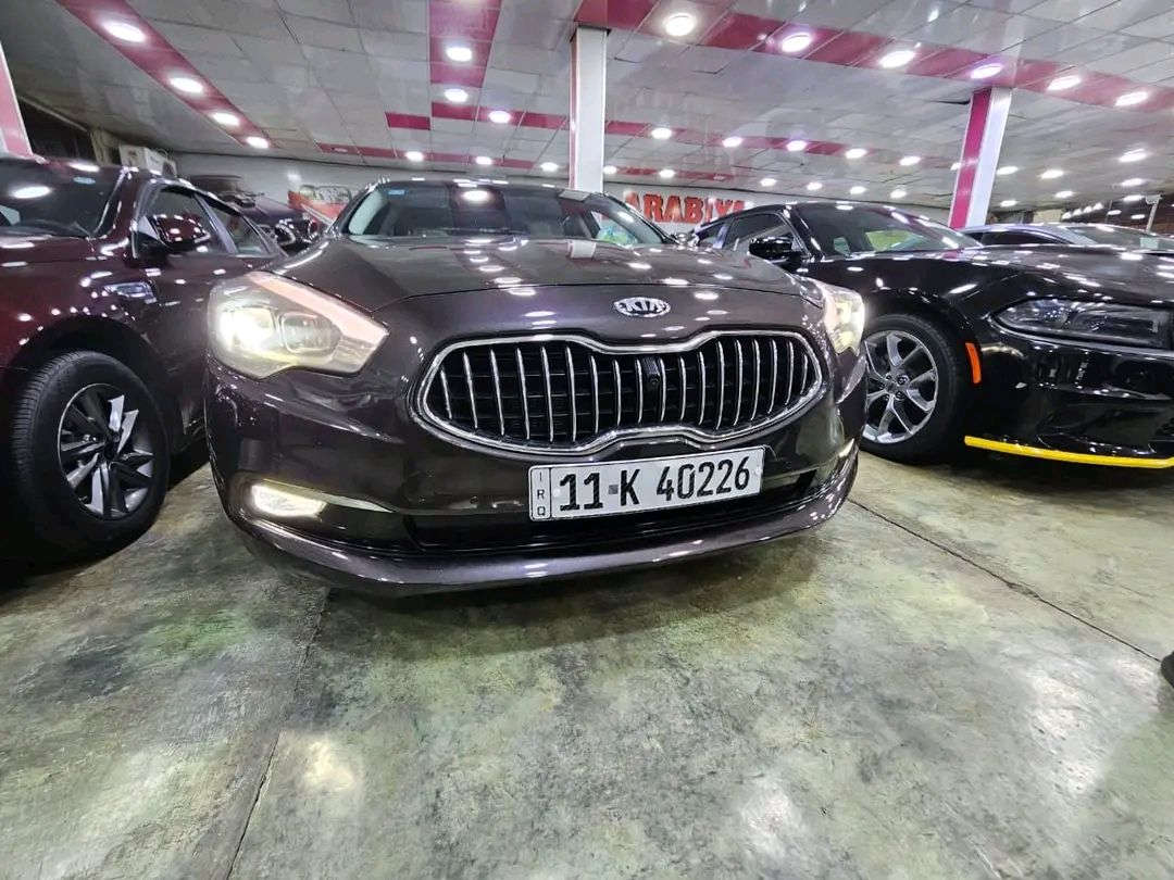 السلام عليكم  
كيا كوريس2014خليجي فئة ثانيه
 رقم بغداد باسمي مداور ثاني يوم 
مكفوله السياره من صبغ  والتبديل بيها بارد مكانات بسيطه وصبغ دعاميه امامية 
محرك 3800 V6
گير 8 نمر كوبرا
الجنطه شفط
بصمه اربع ابواب
ستيرن كهرباء متحرك
ذاكره خزن كشن السائق والستيرن
دبل جام 
لايتات لد  عدسه  ومتحرك 
مري شفط وتنزل عالبگ لرؤيه اوضح
مرايات تعتيم للاضاءة العاليه وهيتر  
حساسات امامي خلفي
فتحه سقف
كشنات جلد تدفئه وتبريد امامي خلفي
كشنات كهرباء امامي خلفي
شاشات عدد 3
تحكم ماوس امامي خلفي
الكشنات الخلفيه VIP 
تبريد 3 قطع
بردات عدد 3 بلاد
ايرباكات عدد 9
سماعات  بلادي  
نضام اوتو هولد
انضمه قياده عدد 4 عادي وايكو وسبورت وثلج
نضام مانع انزلاق ABS
نضام تراكشن كونترول 
مثبت سرعه ورادار تفاعلى
ماشيه 123الف كيلو

السعر 160$
للأستفسار ***********
