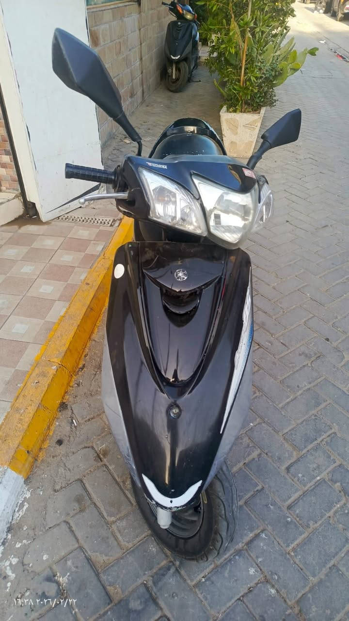 سلام عليكم  دراجه بريز نضيفه للبيع سعر مليون ***********
