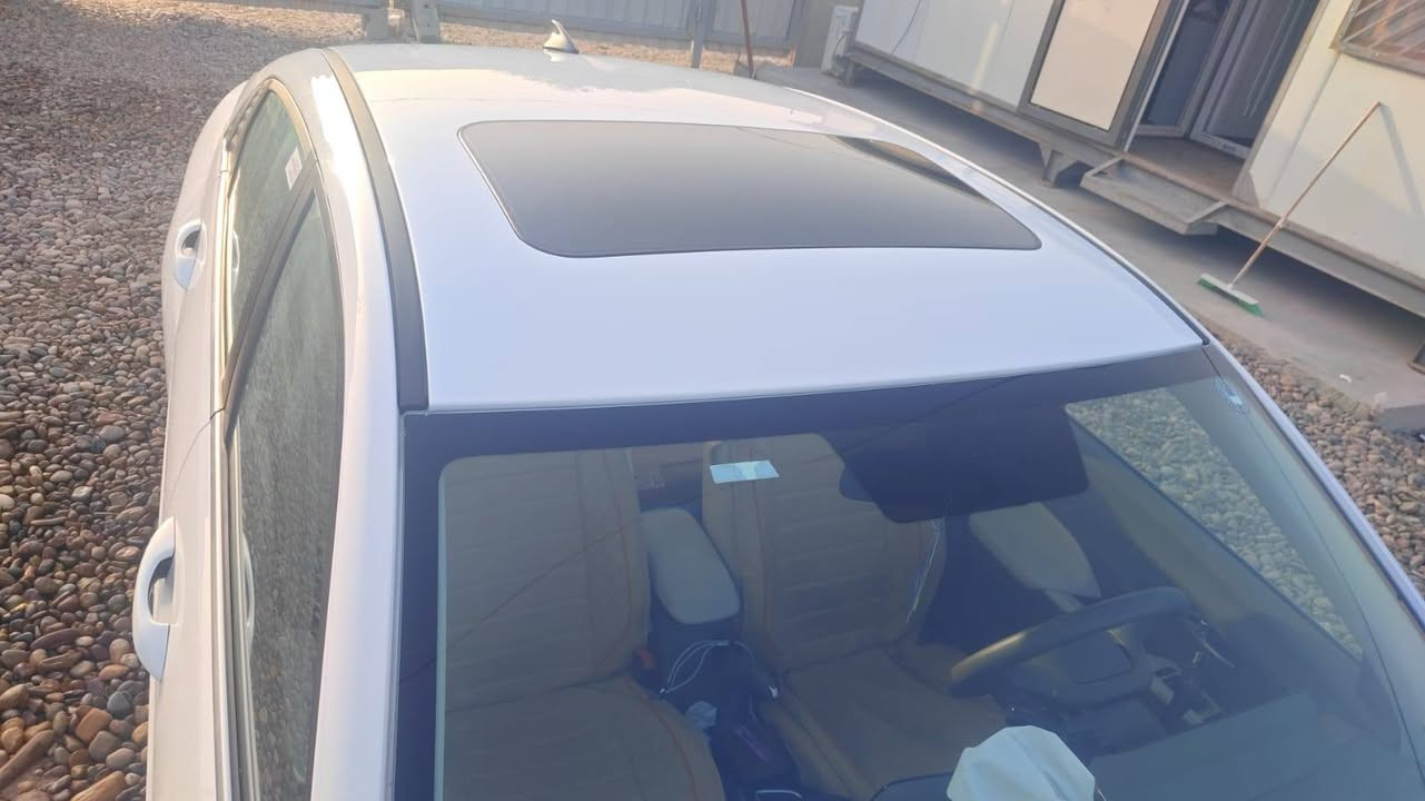 اكسنت خليجي ٢٥ هندي .مو صيني محرك ١٥٠٠ دبل نوزل  فتحه بلسقف اشاير مري كامره خلفيه حساسات ماشيه ١٠٩٠٠ يعني اخت الزيرو كفاله عامه كلين تايتل عدا طخه خفيفه بالدوسه على وضعه ١٥٢ ورقه ***********
