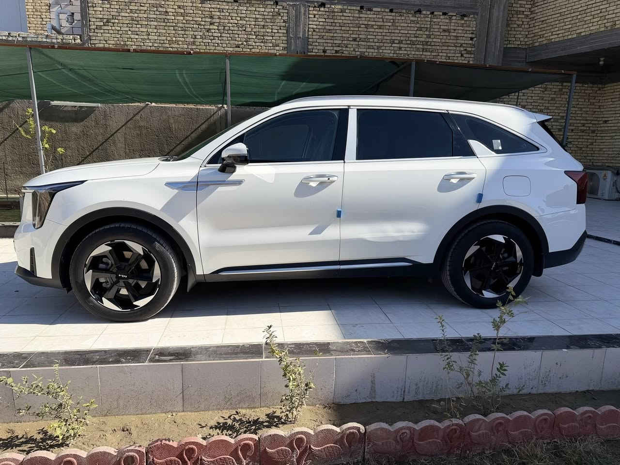 سورنتو
موديل 2024 
رقم مثنى 
خليجي 
ماشية 51 
السعر 300
***********
