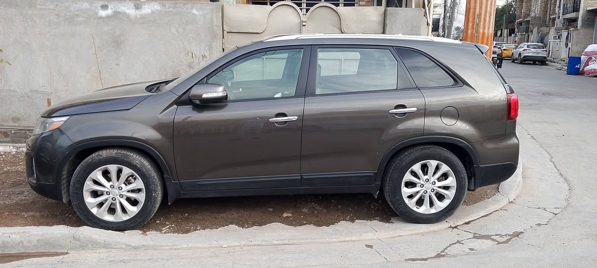 سلام عليكم سورنتو موديل2014 ورد امريكي فول وحد على وحد  بانرامه جنط كهربائي7راكب تبريد 3قطع بصمه  كشنات جلد تبريد تئفه تخم تاير ياباني  باتري جديد    ماشيه 87  تبريد ثلج رقم بغداد دولي بسمي مكان بغداد    الرقم ***********  مكينه 6سلندر ما مفتوح  السيارة أحلى من الصورة
