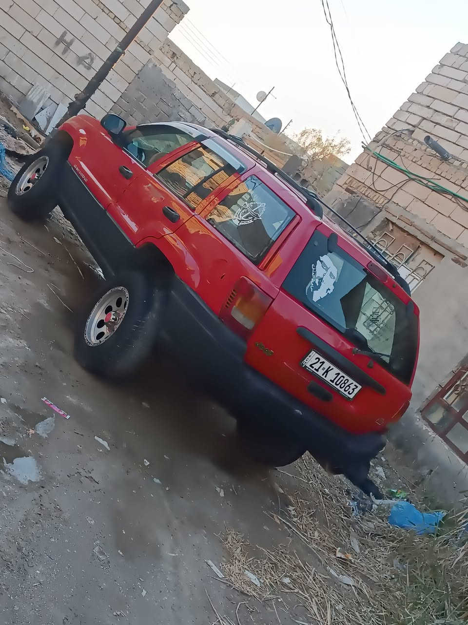 جيب شيروكي موديل 2000 سياره بلاد محرك اوكير اوكهربائيات كشرها حلو مابي خياس دواخلها حلوه سياره نضيفه كلش محرك 6  رقم سليمانيه انكليزي بسمي السياره تحويل او وكاله انه بلخدمه سعرها 52 اوبيها مجال للطيبين رقم ***********
