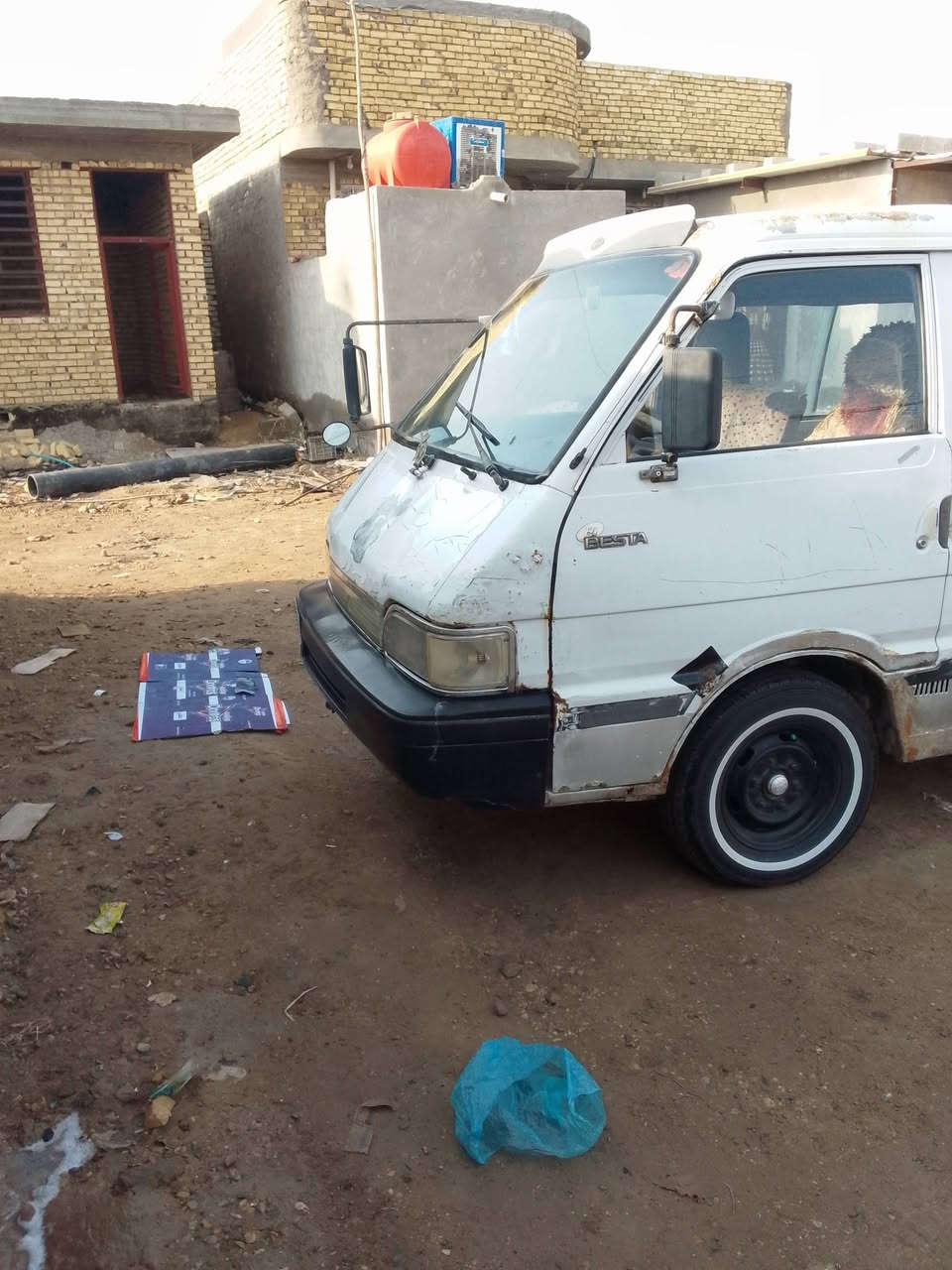 السلام عليكم كيه بسته للبيع موديل 94 سنويه نافذه سنه شواصي بلاد كير اكسل مكينه خير  من الله تخم تاير كهربائيات كلها شغاله مصفره هيه وغرامات السعر 38  المكان كوت شارع النفط الشراي يتصل ***********
