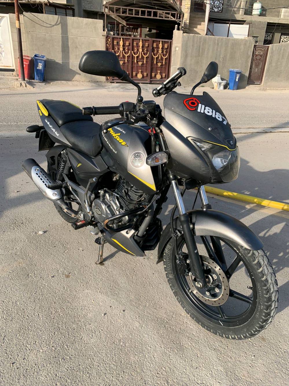 سلام عليكم للبيع دراجة بولسر نيون 150
كير رياضي نمرة جوة  وال N بل النص والباقي ليفوك
كل كهربائيات شغالة 
هورن 
لايت عالي ناصي 
اشاير
بك لايت
بريكات خلفي خياط بل المكان 
والأمامي نفس الشي 
تانكي 15 لتر
نوع الدهن ليكي مولي 
دراجة حلوة ونضيفة أمانة الله علة ايدي 
غراضهة موجودة عند شركة بغداد بايك
مكاني بغداد الغزالية هذا رقم تليفوني وبي واتساب ***********
