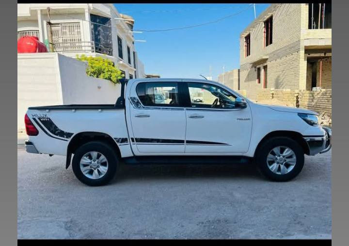 يالله سلام عليكم سياره للبيع هايلوكس 2018 4سلندر كويتي باب أول مكفوله كفاله عامه سياره جديده معنه الكلمه نضافه فول مواصفات گير اوتماتيك رقم قادسيه بسمي شخصين تحويل ثاني يوم صاعده هزه وكامله بس تستلم لوحات نكليزي سياره مال جني مامتعوبه ماشيه 140الف حقيقي تبريد ثلج تدفئه مدوشمه تخم تاير  سياره نضافه فول واحد على واحد مكان بابل شوملي سعر خاص او اتصل وبيك خير ودلل ***********/// بيه واتساب 
***********
ملاحضه مراوس ب تي ار دي  وطي فرق
