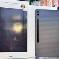 Tap Calaxy S9+ مســــــتخدم كامل ملحقات    مع كيبورد سامسونج  فقط سعر ...