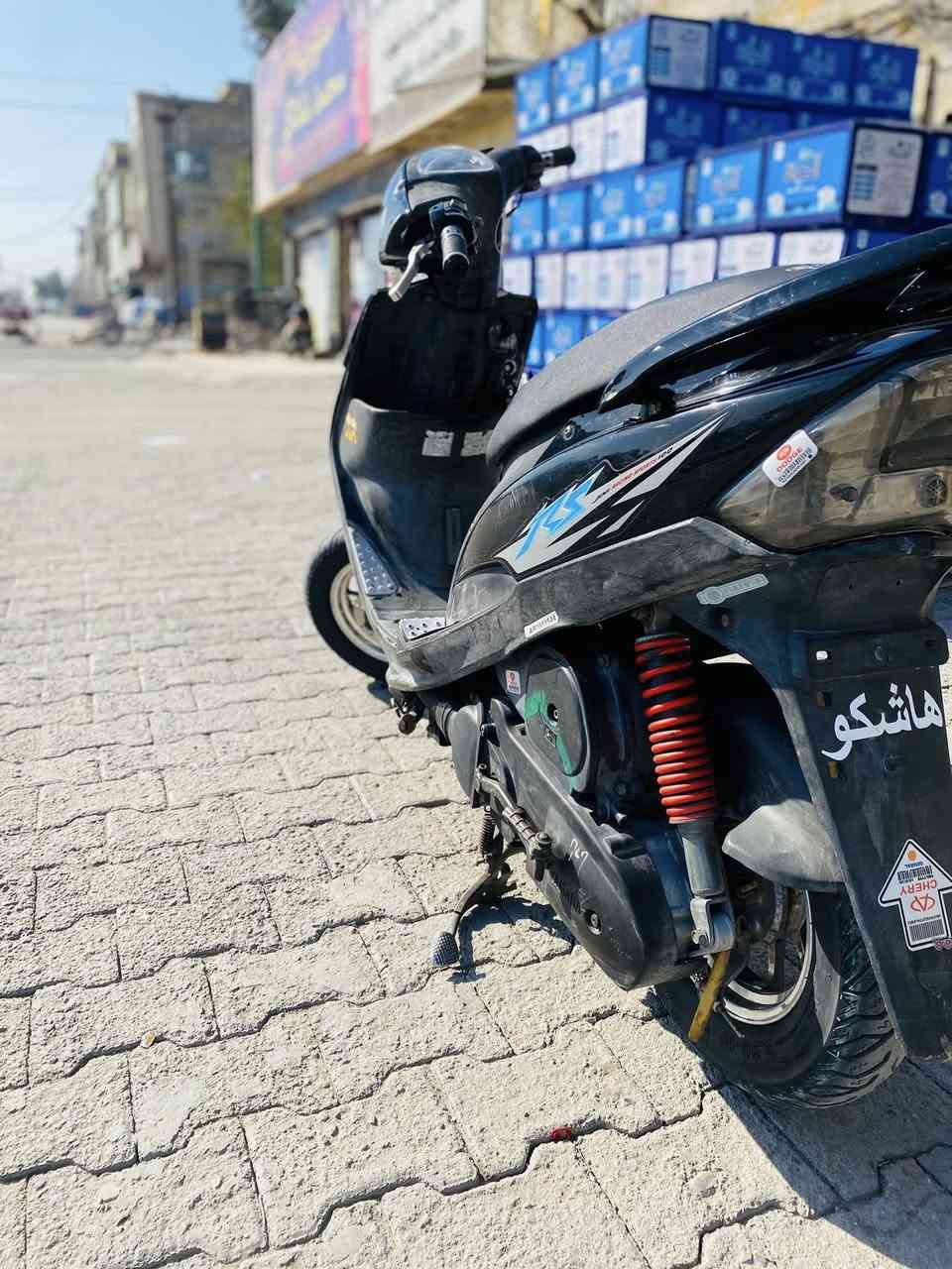 السلام عليكم دراجه ماكس عدله للبيع الدراجه  ((700))او بيه مجال مكاني بغداد مدينت الصدر رقم***********
